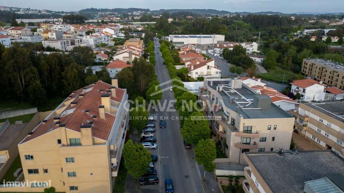 T2 C Varanda Na Avenida De Francelos Vila Nova De Gaia
