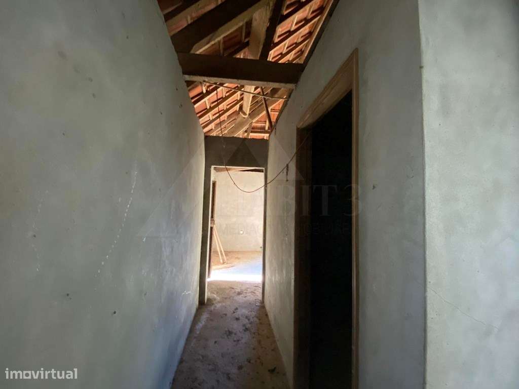 Casa para restauro em Bico-7