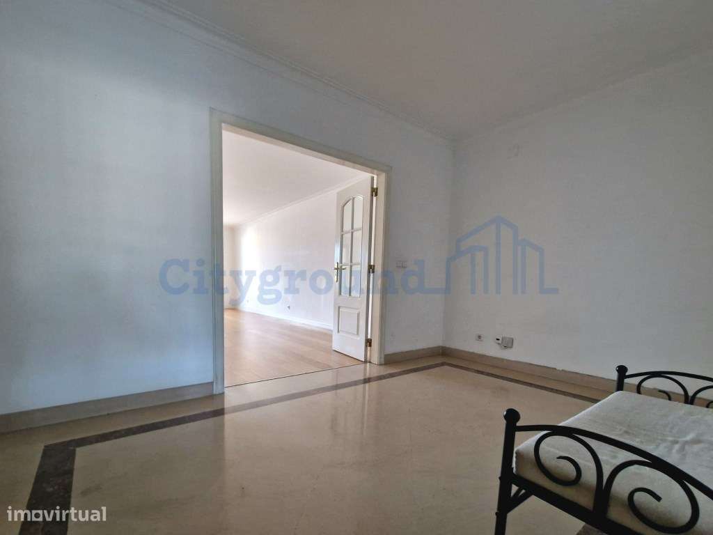 Excelente apartamento T3 com 2 suites, varandas e lugar de parqueam... - Grande imagem: 5/34