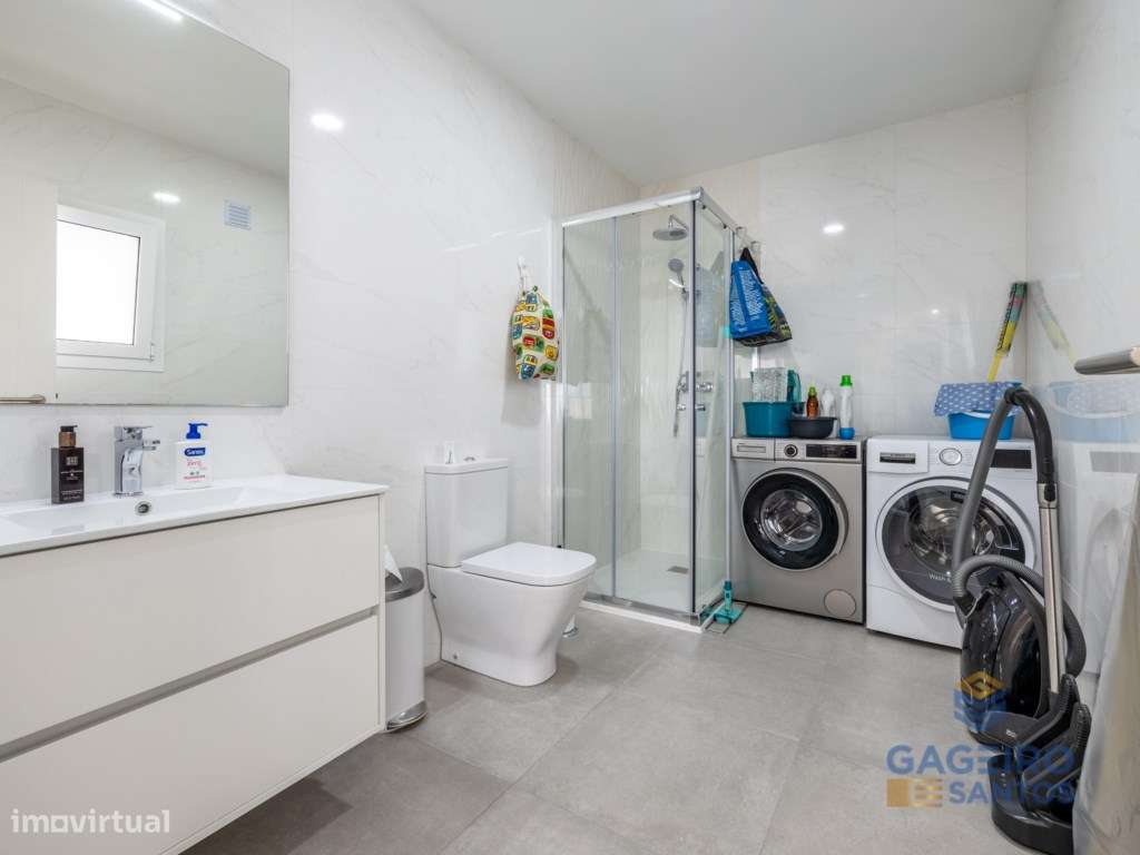 Moradia T4 - Moderna, Inteligente e Eficiente-31