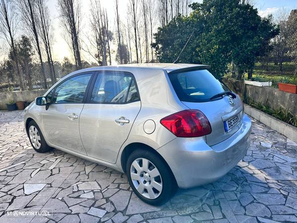 Toyota Auris 1.4 D-4D Luna VSC - 3