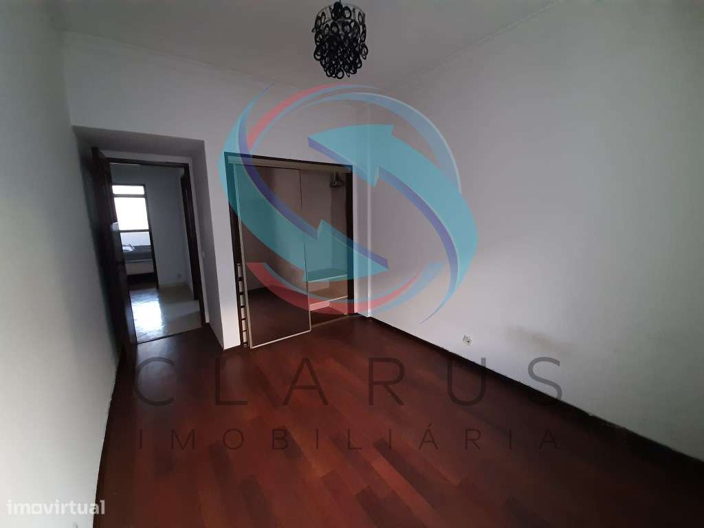 Excelente Apartamento T2 -Almada-23