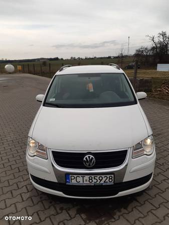 Volkswagen Touran - 2