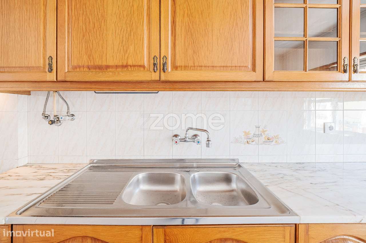 Apartamento T2 na Tapada das Mercês-5