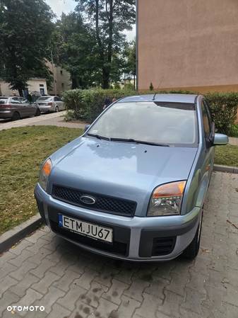 Ford Fusion 1.4 + - 1