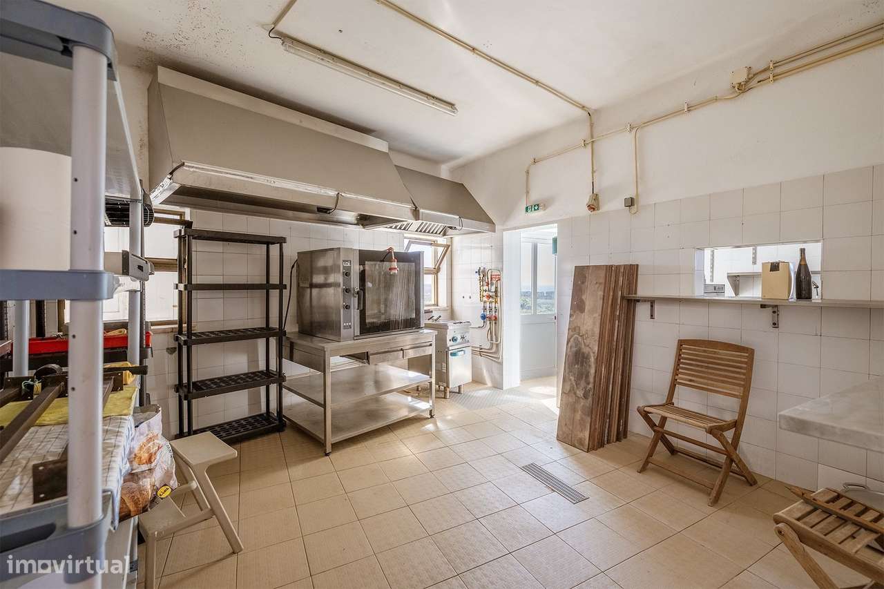 ESPAÇO COMERCIAL ATUALMENTE EXPLORADO COMO RESTAURANTE - Grande imagem: 5/39