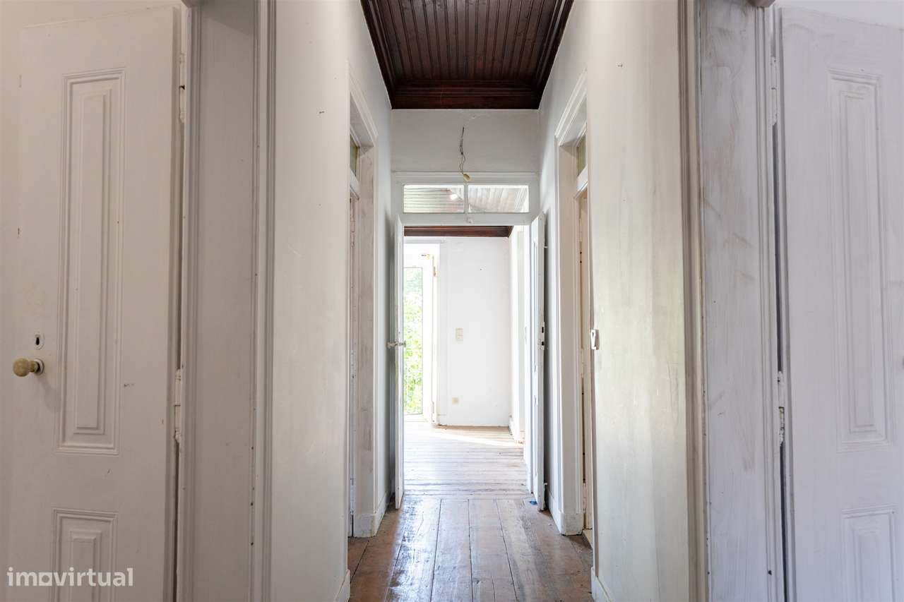 Moradia histórica T6 com piscina e anexo – centro de Salvaterra de Mag - Grande imagem: 4/57