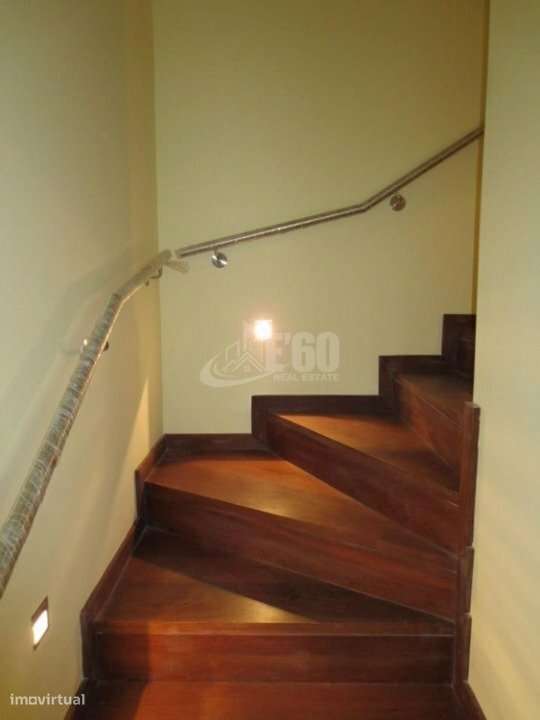 EXCELENTE MORADIA T4-6