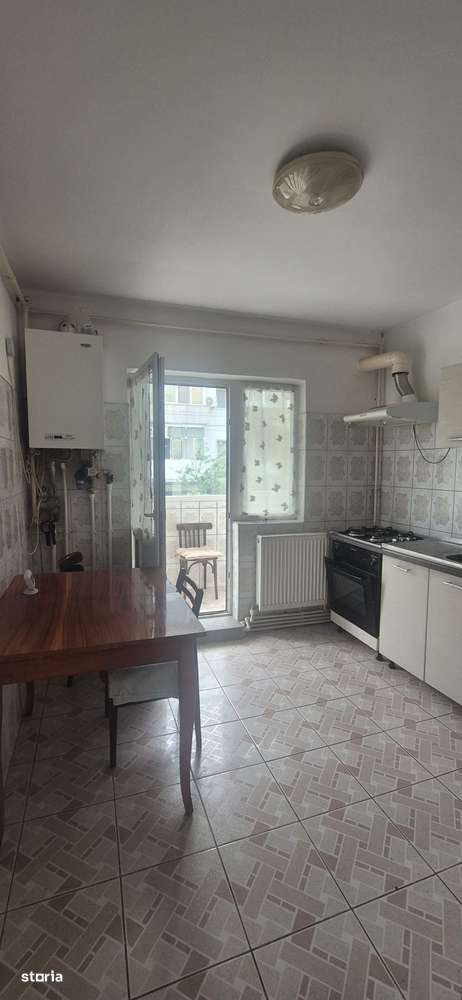 Vand apartament cu 2 camere et 1-4