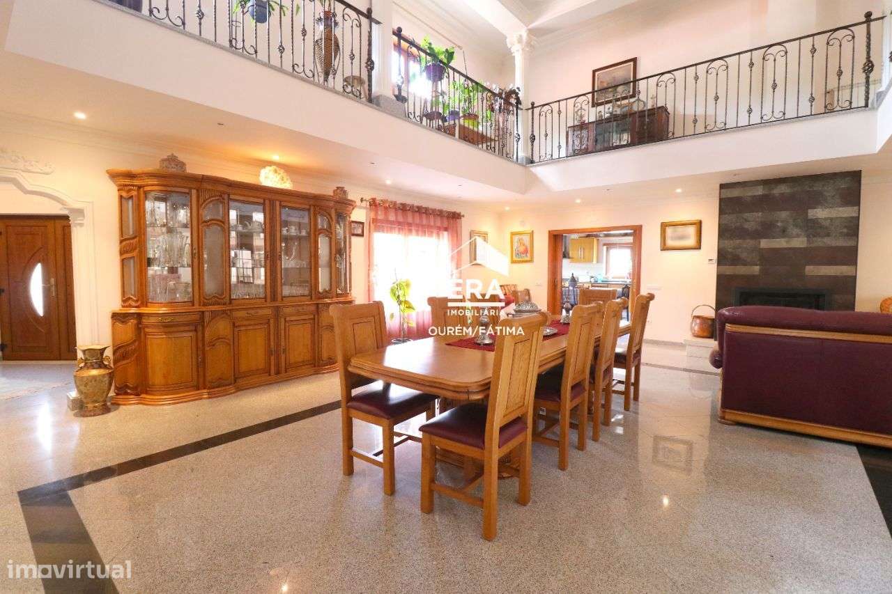 Moradia T5 localizada em Gondemaria, Ourém - Grande imagem: 3/39