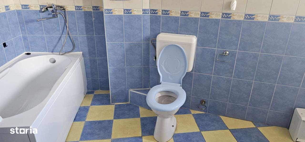 Hotel de vanzare , Centru-10