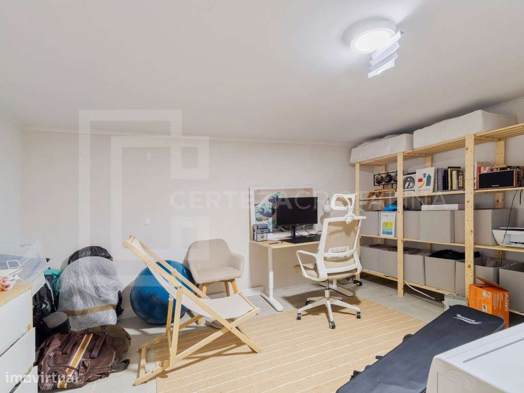 T2 integralmente renovado com piscina, jardim e arrecadação | Penha...-21