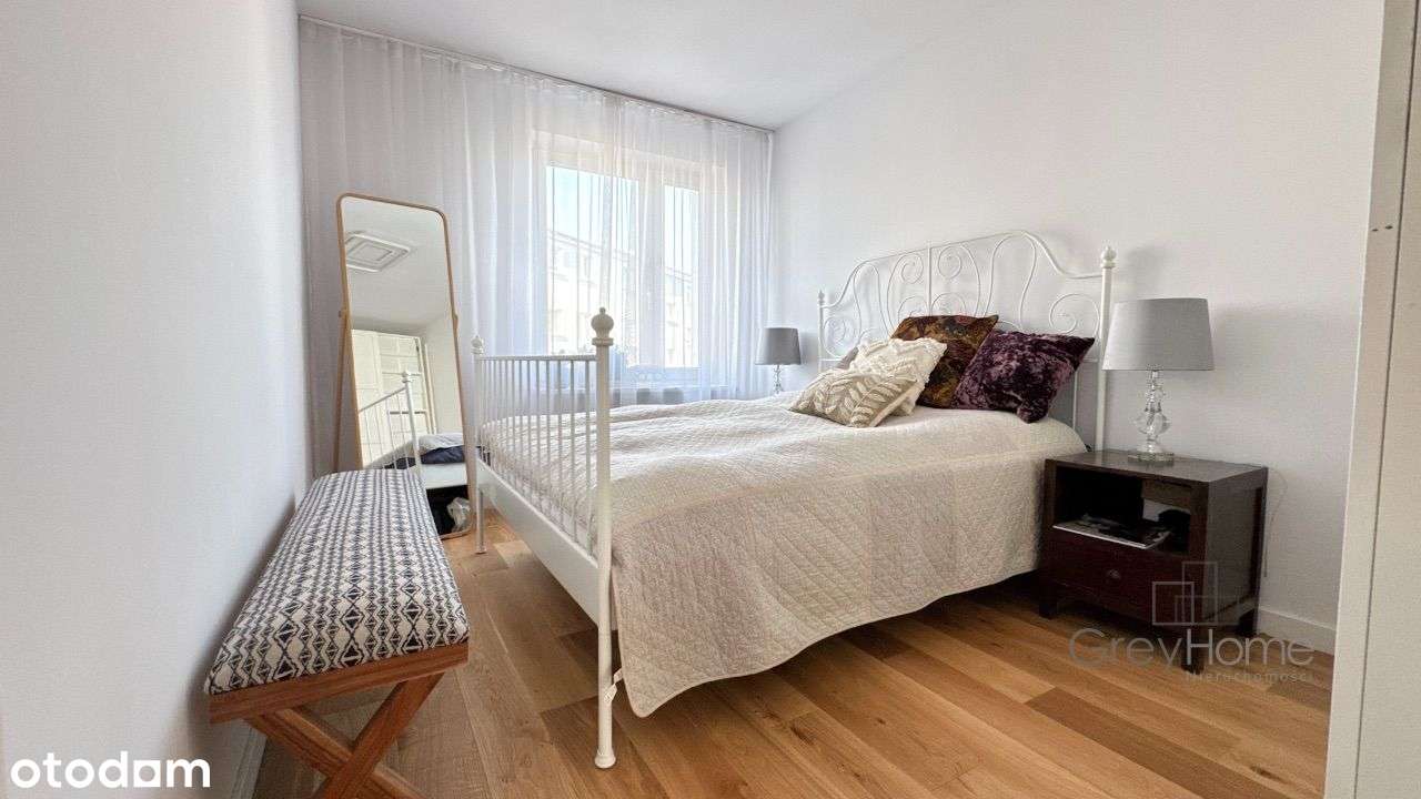 Trzypokojowe mieszkanie przy Łazienkach.-10