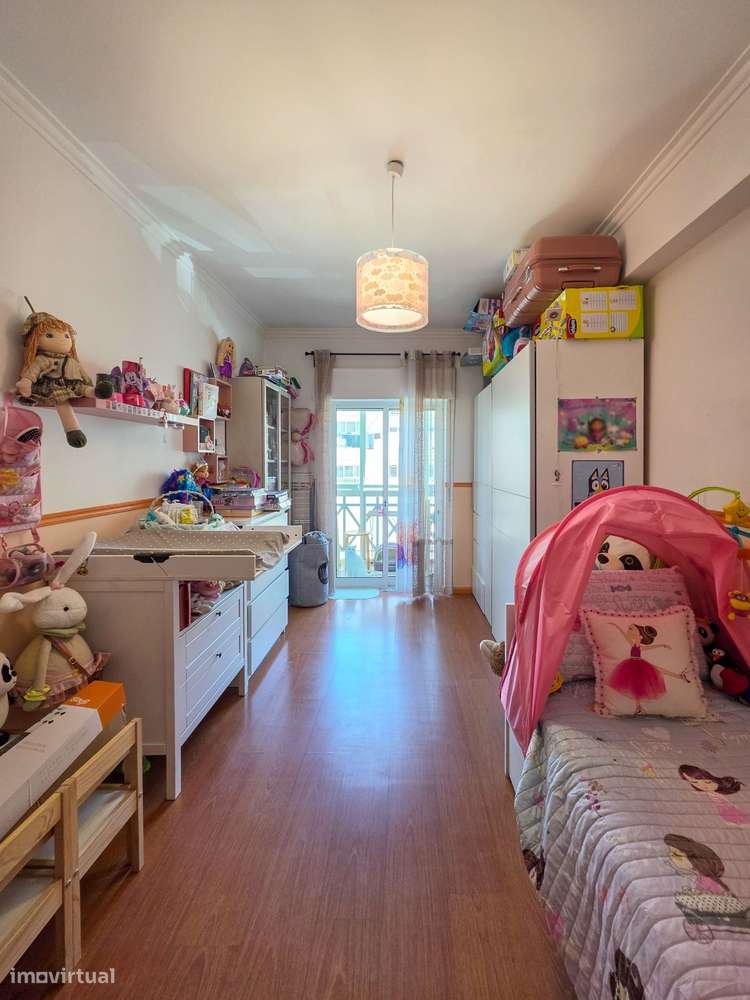 Apartamento de 3 assoalhadas com excelentes áreas.-14