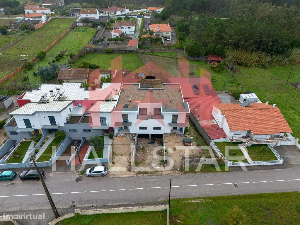 Moradia T3+1 Geminada / Em Construção / Leiria-31