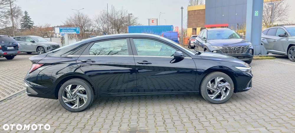 Hyundai Elantra 1.6 Smart CVT - 9