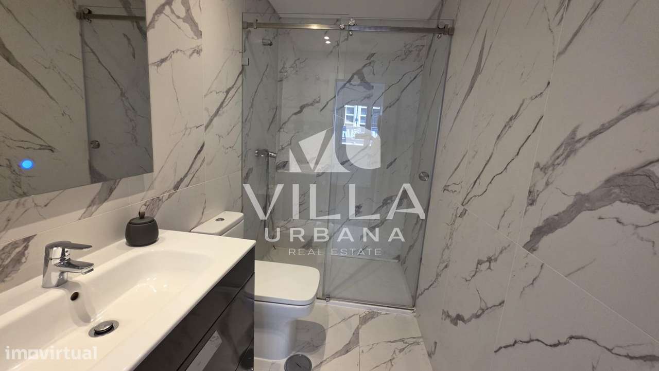 Apartamento T2 c/ Espaço Exterior localizado no Centro de Almada-15