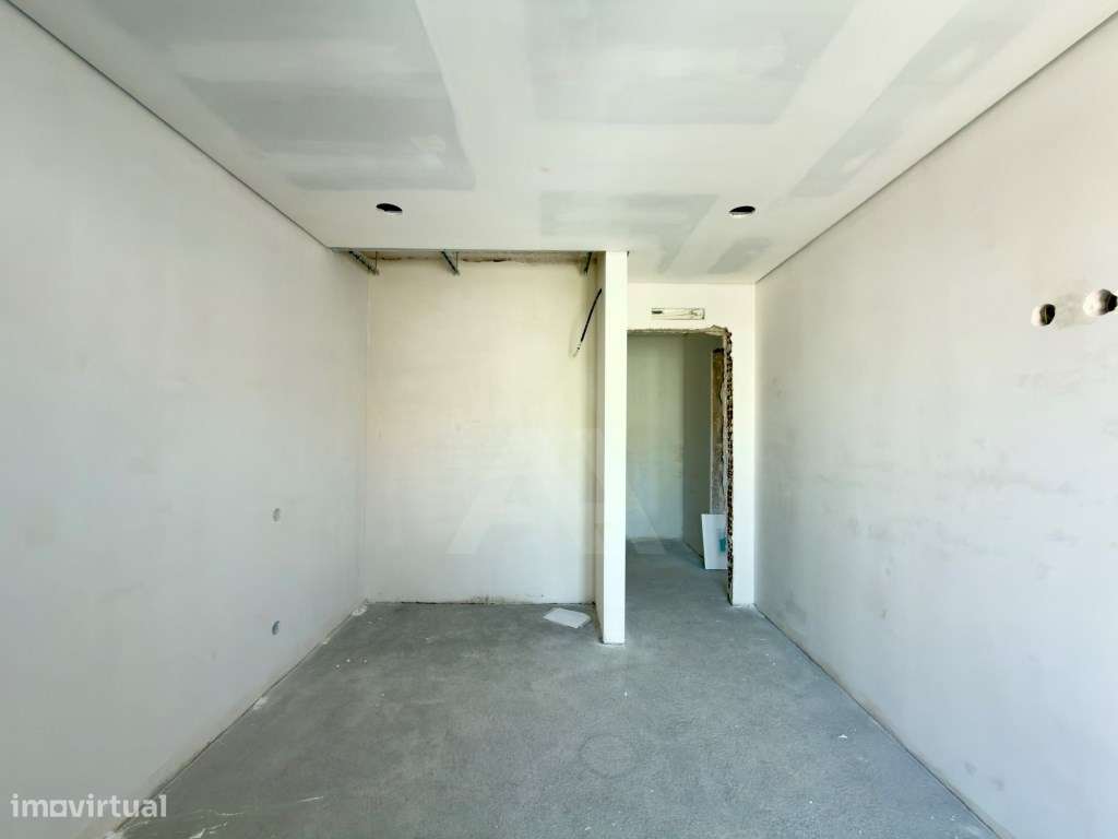 Apartamento T4+1 duplex remodelado com jacuzzi e garagens em Alcabi...-15