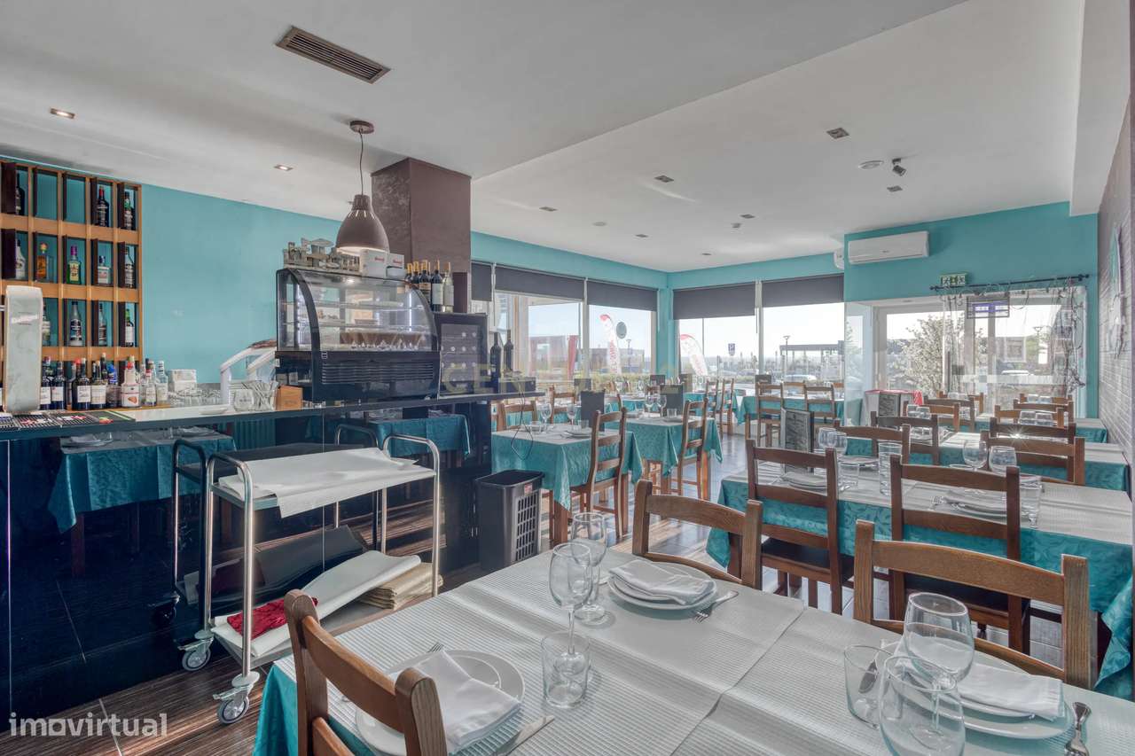 Trespasse de Restaurante com esplanada frente à Praia de VNGaia - Grande imagem: 4/24