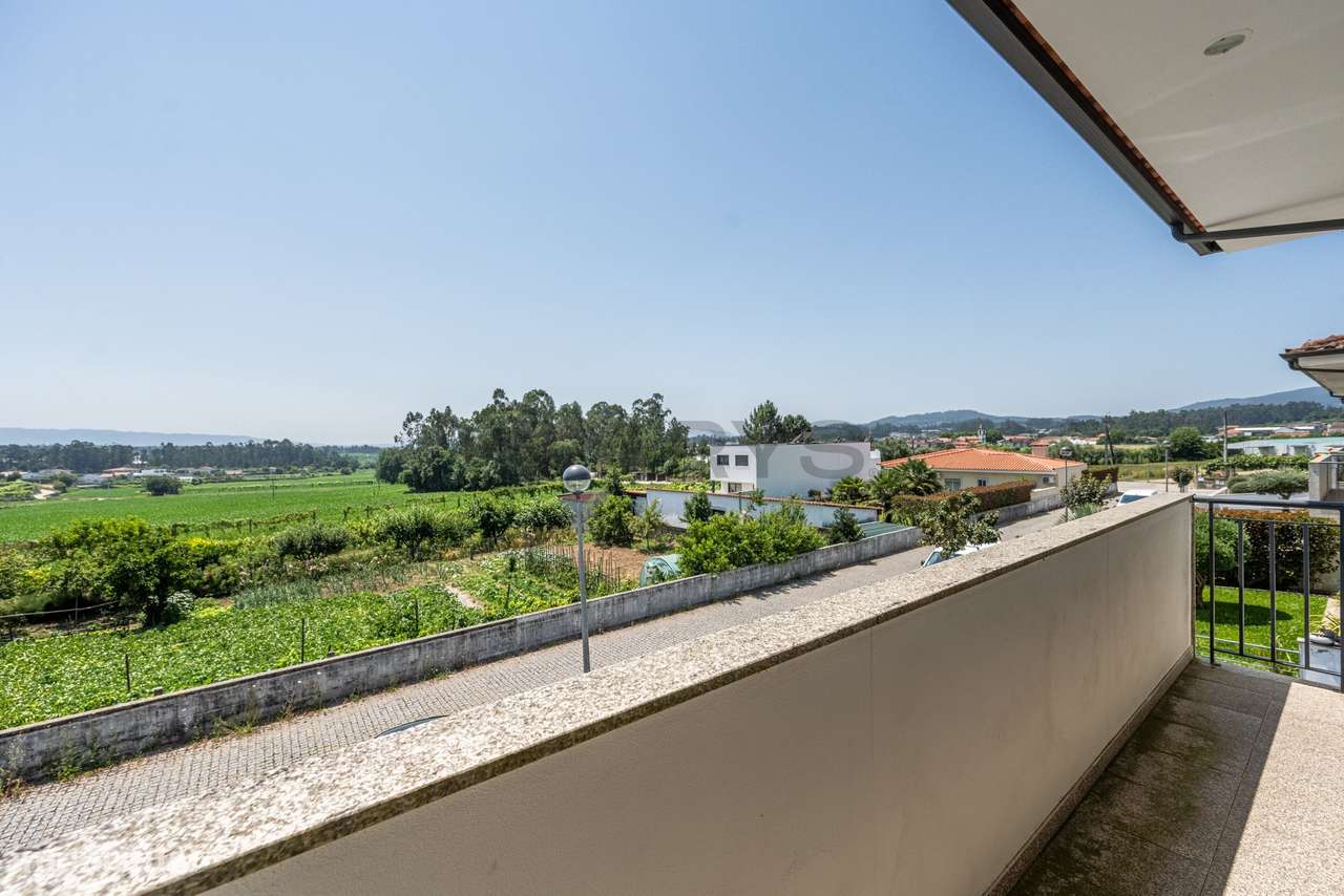 Moradia Geminada T3 em Alvito (S. Martinho), Barcelos-16