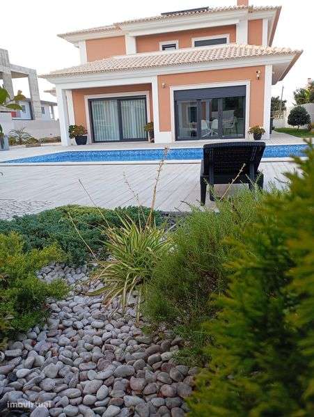 Moradia De Luxo Com Piscina Em Azeitao