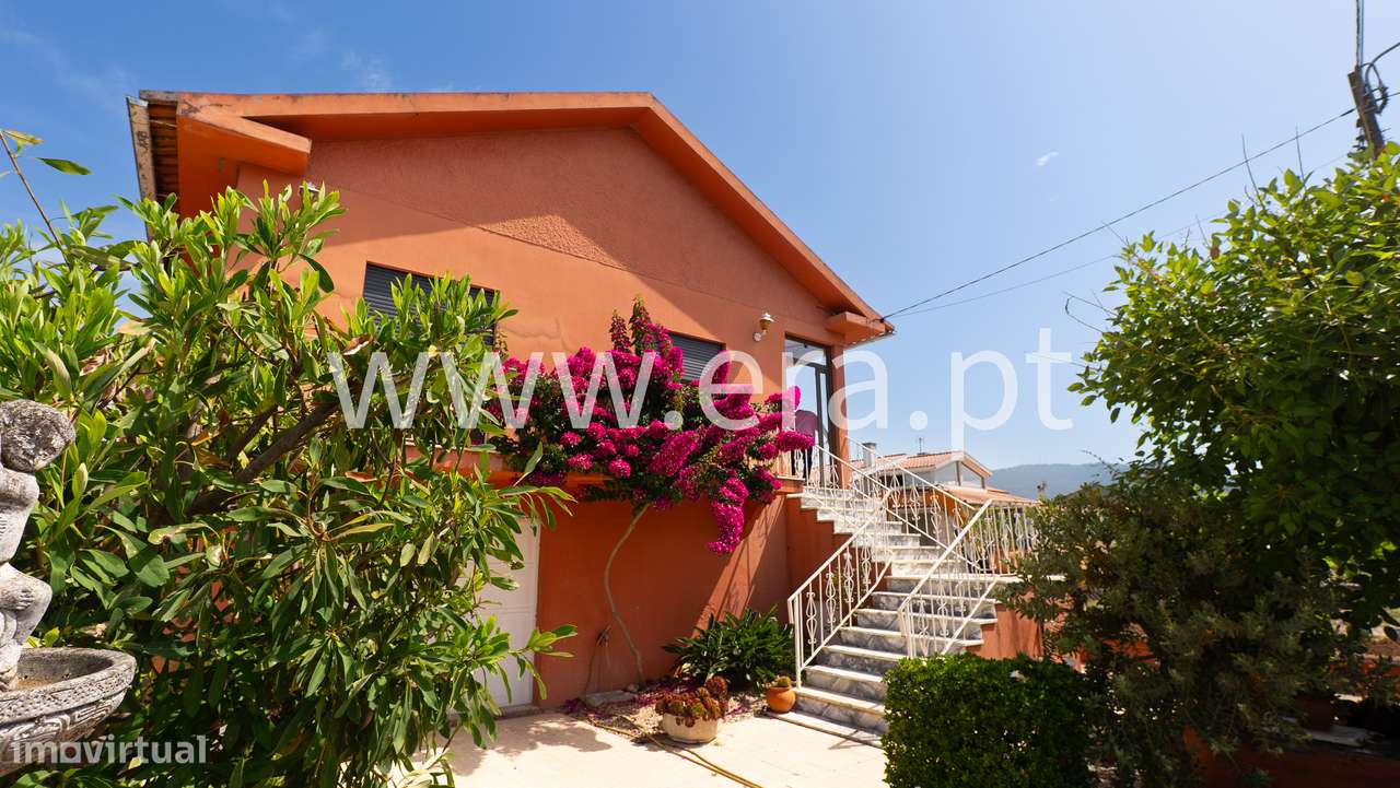 Moradia T5 no Centro de Valença - Grande imagem: 2/46