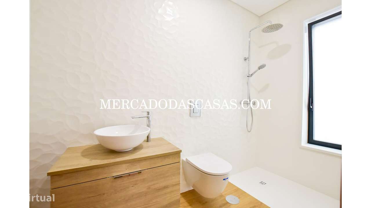 Moradia T3 Nova em S.M.Feira, junto ao castelo-34