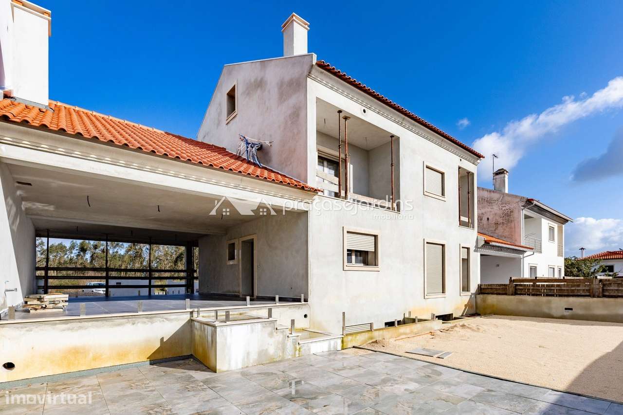 Moradia T3 com Garagem para 3 Viaturas a 5 Minutos de Leiria-5