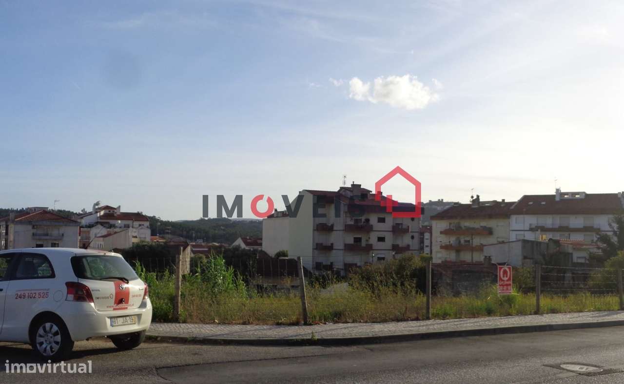 Terreno - Grande imagem: 1/3