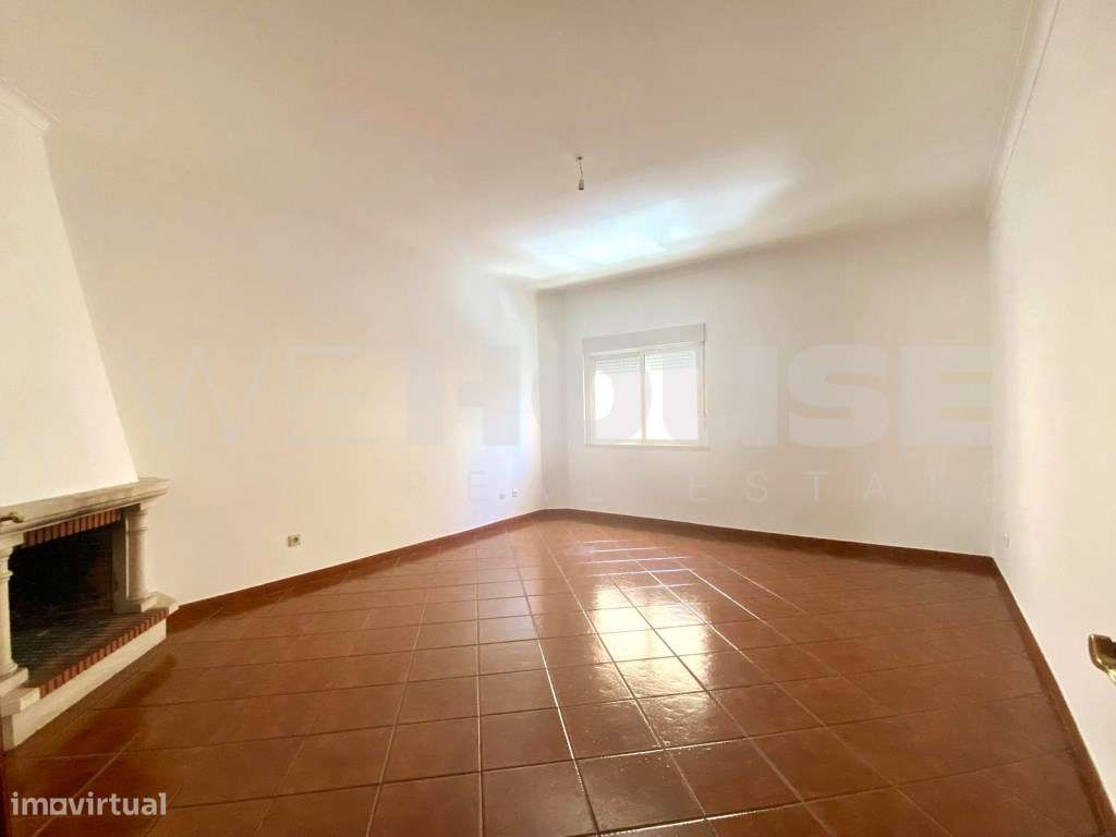 Apartamento T2 rés do chão alto, com 96m2-3