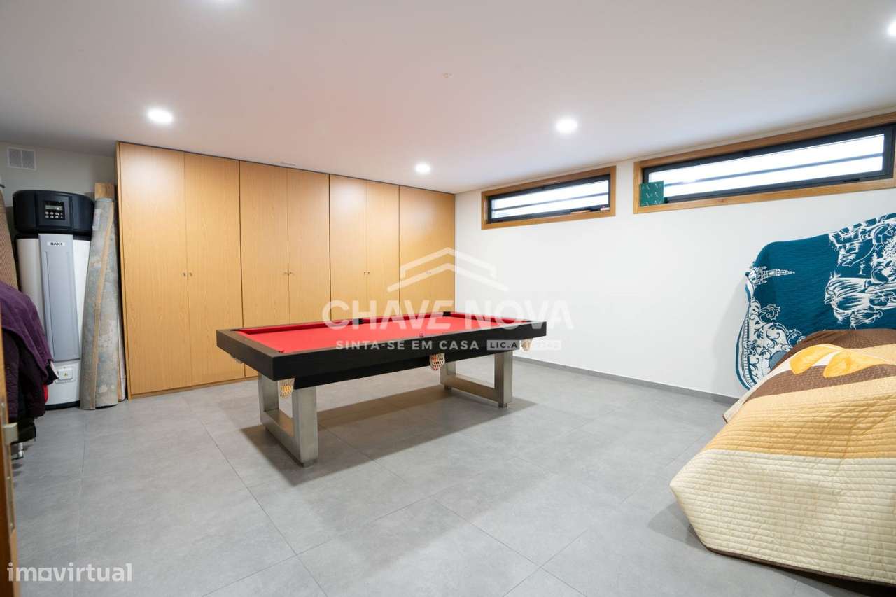 Moradia Geminada V3 Como Nova c/ Garagem Box em Canidelo-42