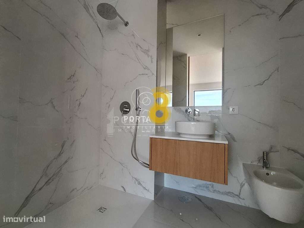 Apartamento T4 recuado com terraço em Matosinhos Sul-19