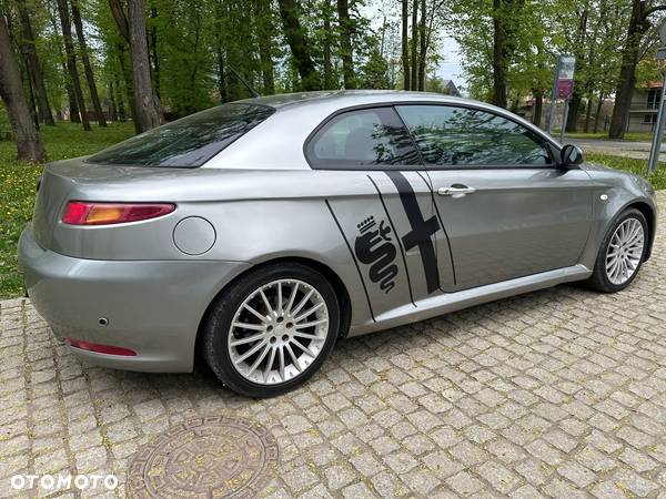 Alfa Romeo GT 2.0JTS Distinctive - 12