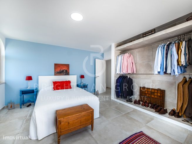 Moradia T4 + 1 com jardim e piscina, em Bicesse, Cascais-25