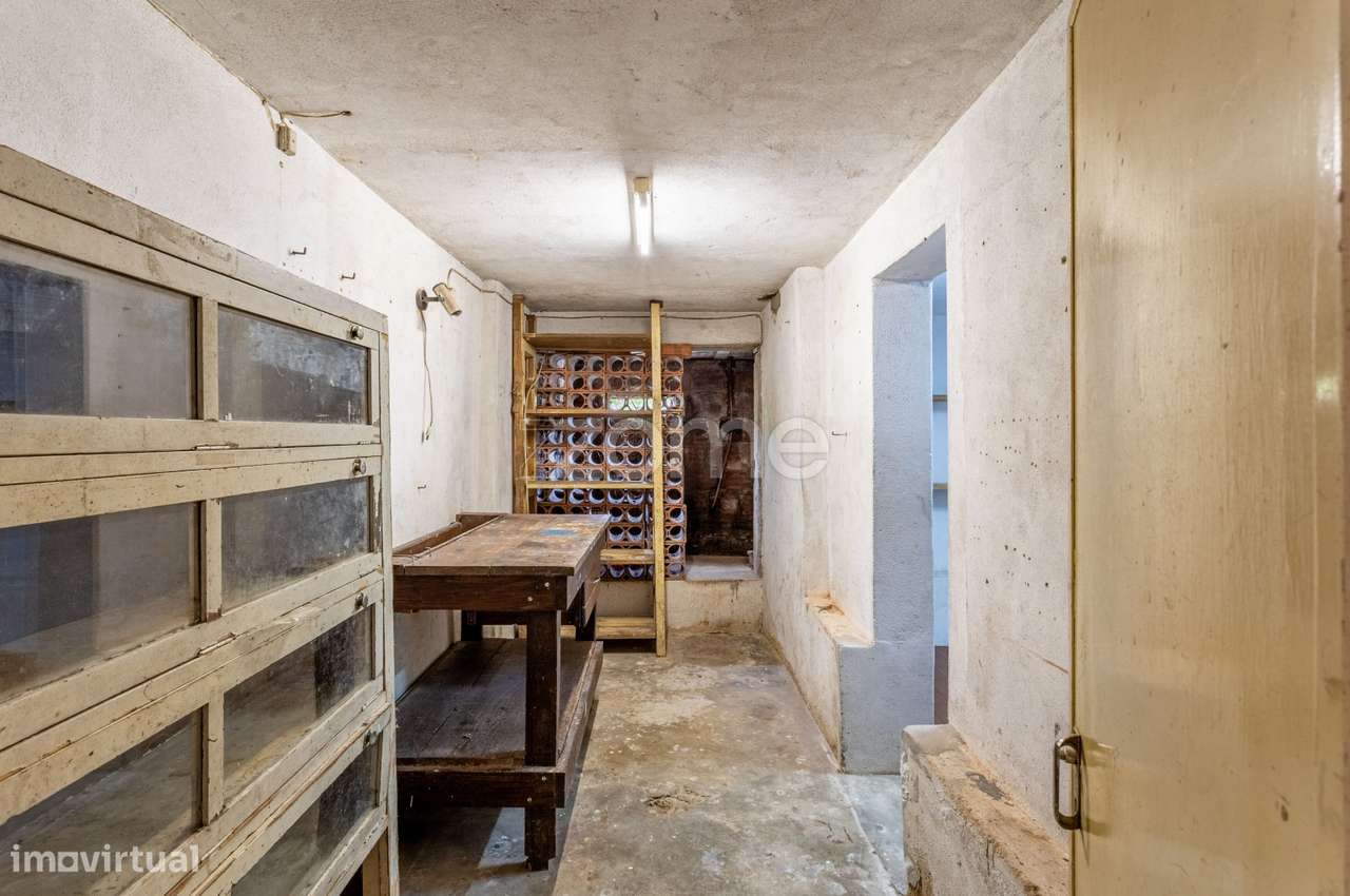 Moradia T4 em verdadeiro oásis urbano-37