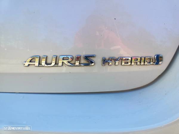 Toyota Auris 1.8 HSD Comfort+P.Sport - 8