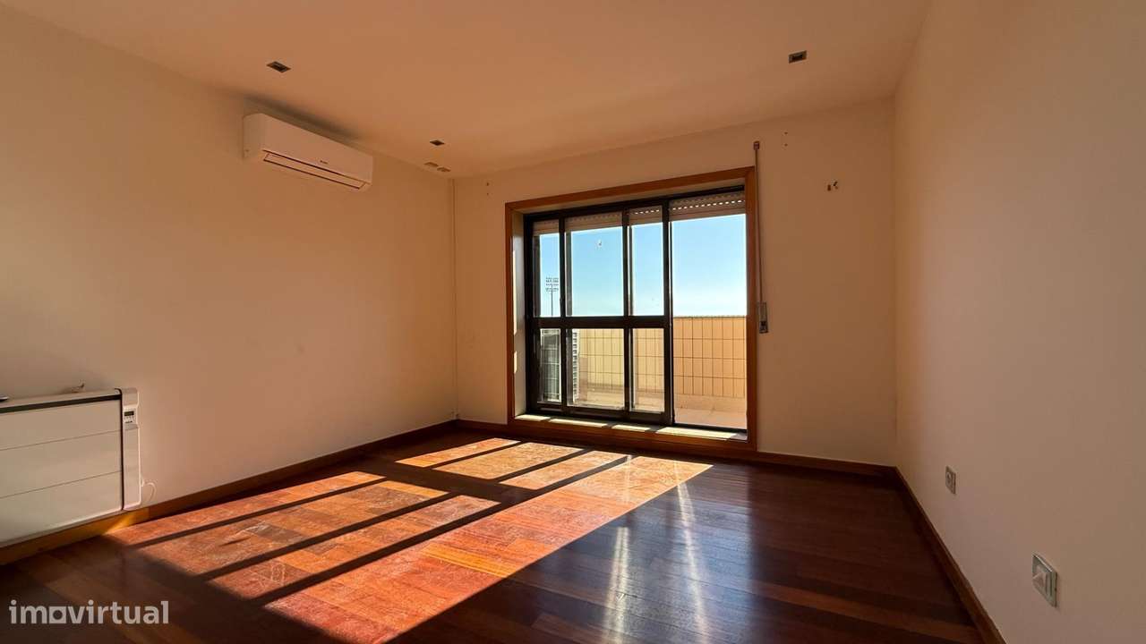 Apartamento T3 Duplex (Terraço e Vista Mar)-19