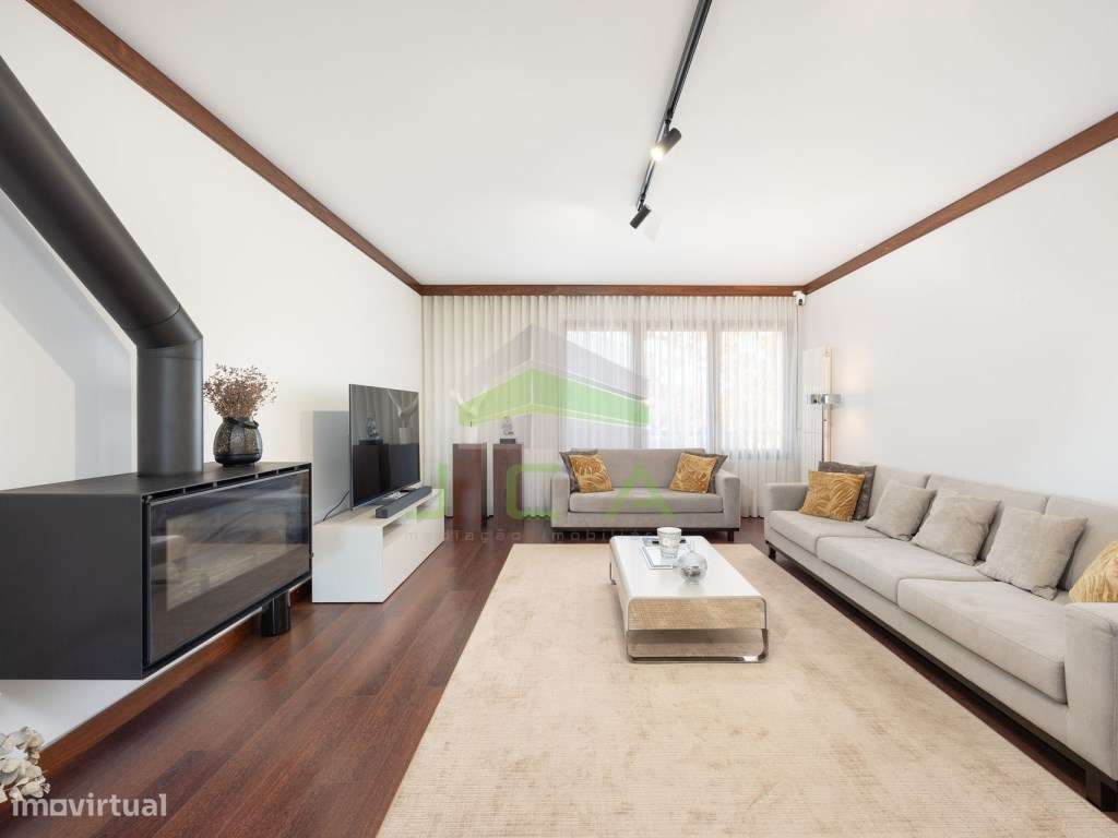 Excelente apartamento T4 com terraço e piscina-5