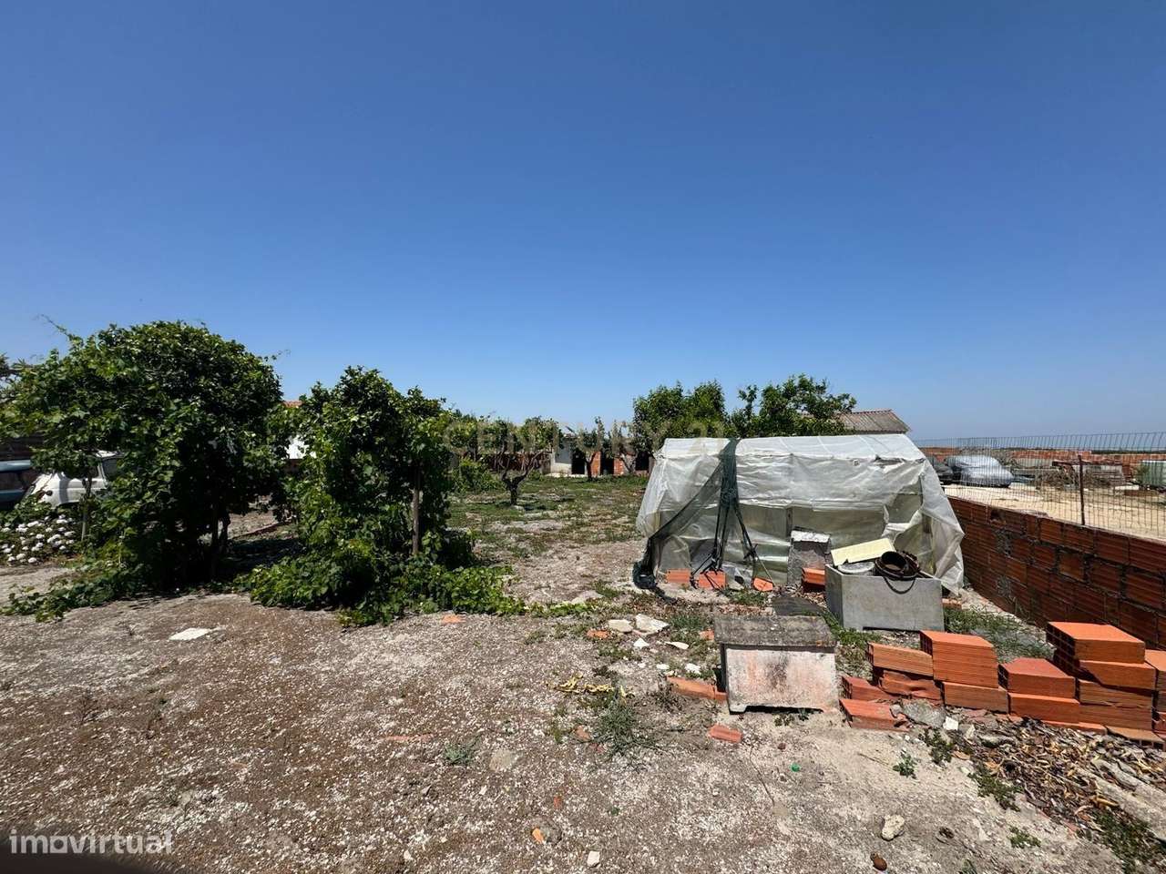 Moradia Isolada implantada em lote com 820 m2 na Aldeia Nova da Aroeir-5