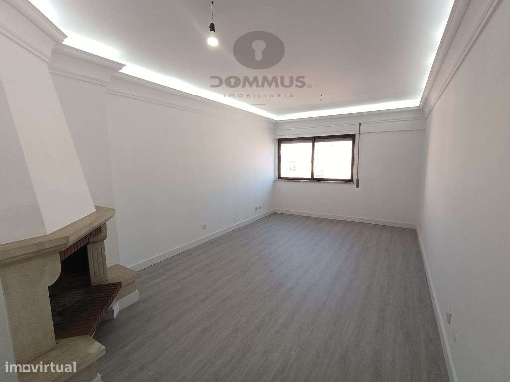 Apartamento T2 Remodelado c/ Arrecadação em São Marcos-7