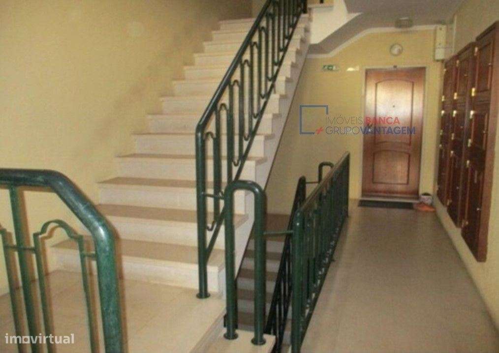 T2 com parqueamento e arrecadação, para venda em Santarém - Grande imagem: 2/13