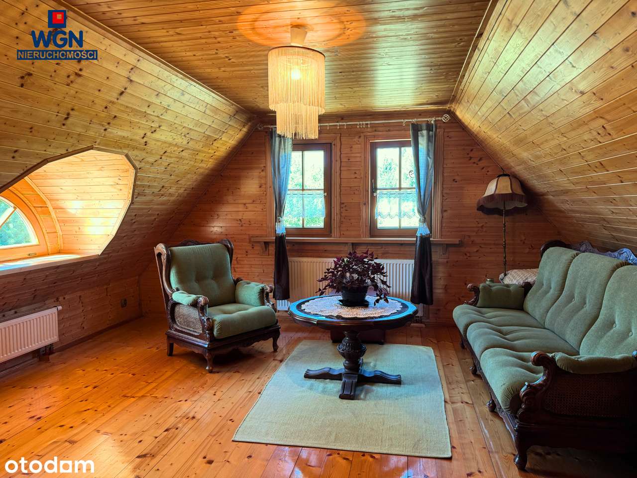 Klimatyczny dom drewniany z zadbanym ogrodem w Polanicy-Zdrój.-14