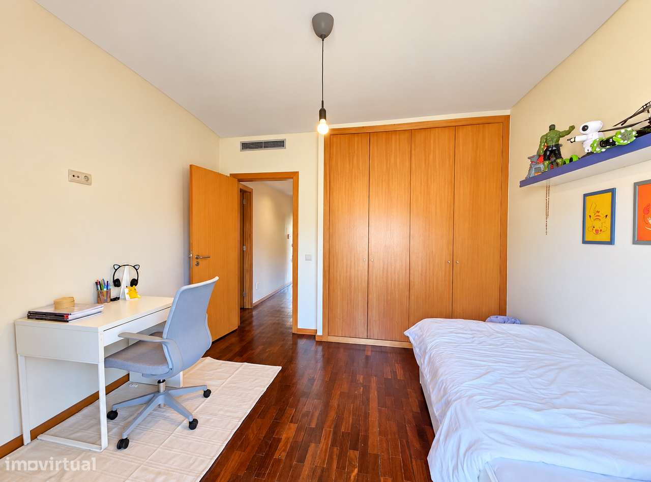 Moradia V4 com Jardim em Freiriz, Vila Verde-10