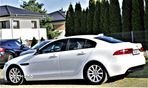 Jaguar XE 2.0 D Prestige - 9