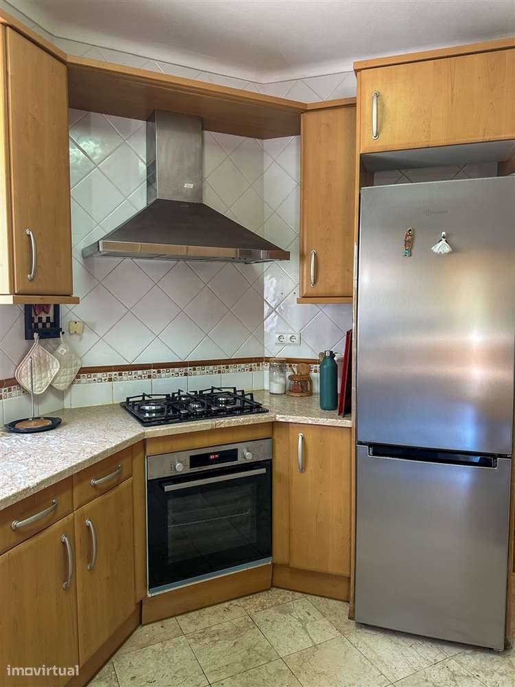 Moradia T5 com piscina e jardim a poucos metros da Praia do Alemão – A-22