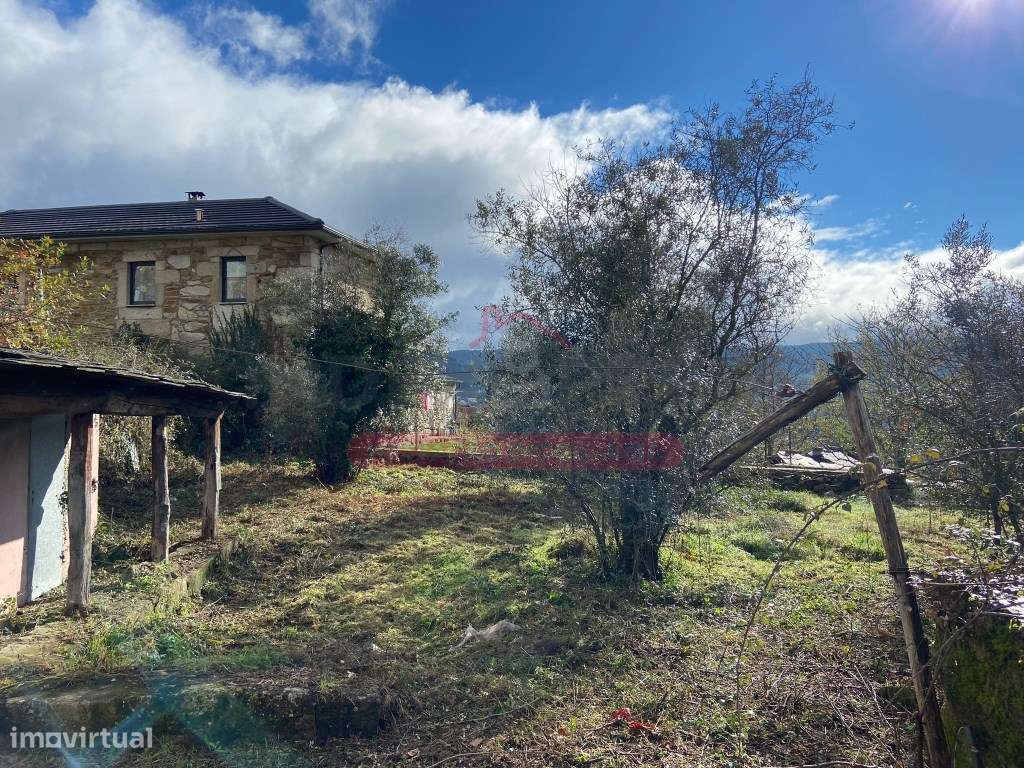 Duas moradias (1 moradia V1 + 1 moradia V2) em Alvarenga, Arouca-30