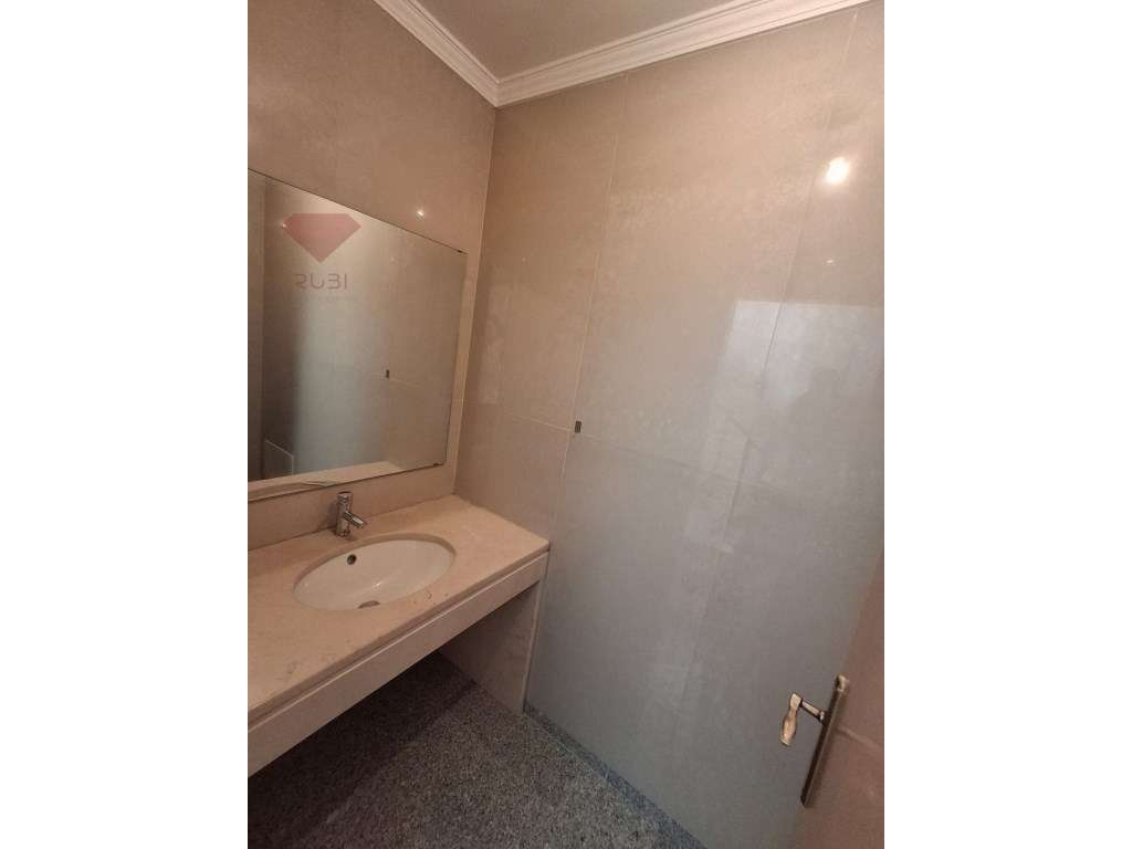 Moradia T4 à venda na Cotovia - Sesimbra-43