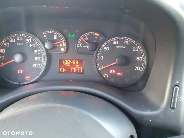 Fiat Punto 1.2 8V - 5