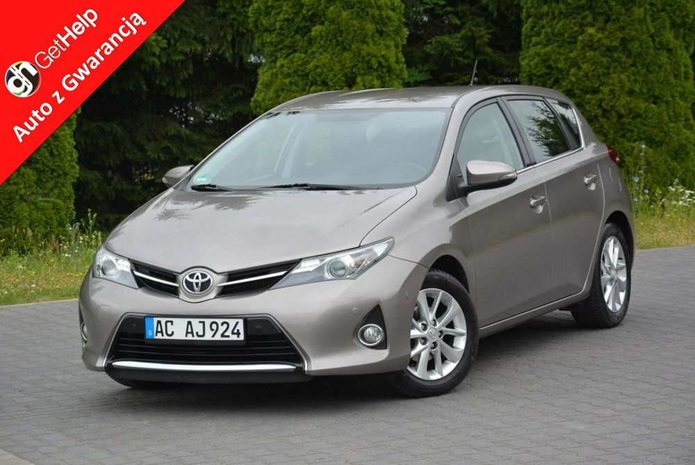 Toyota Auris II (2012-) 1.6 Executive 2013