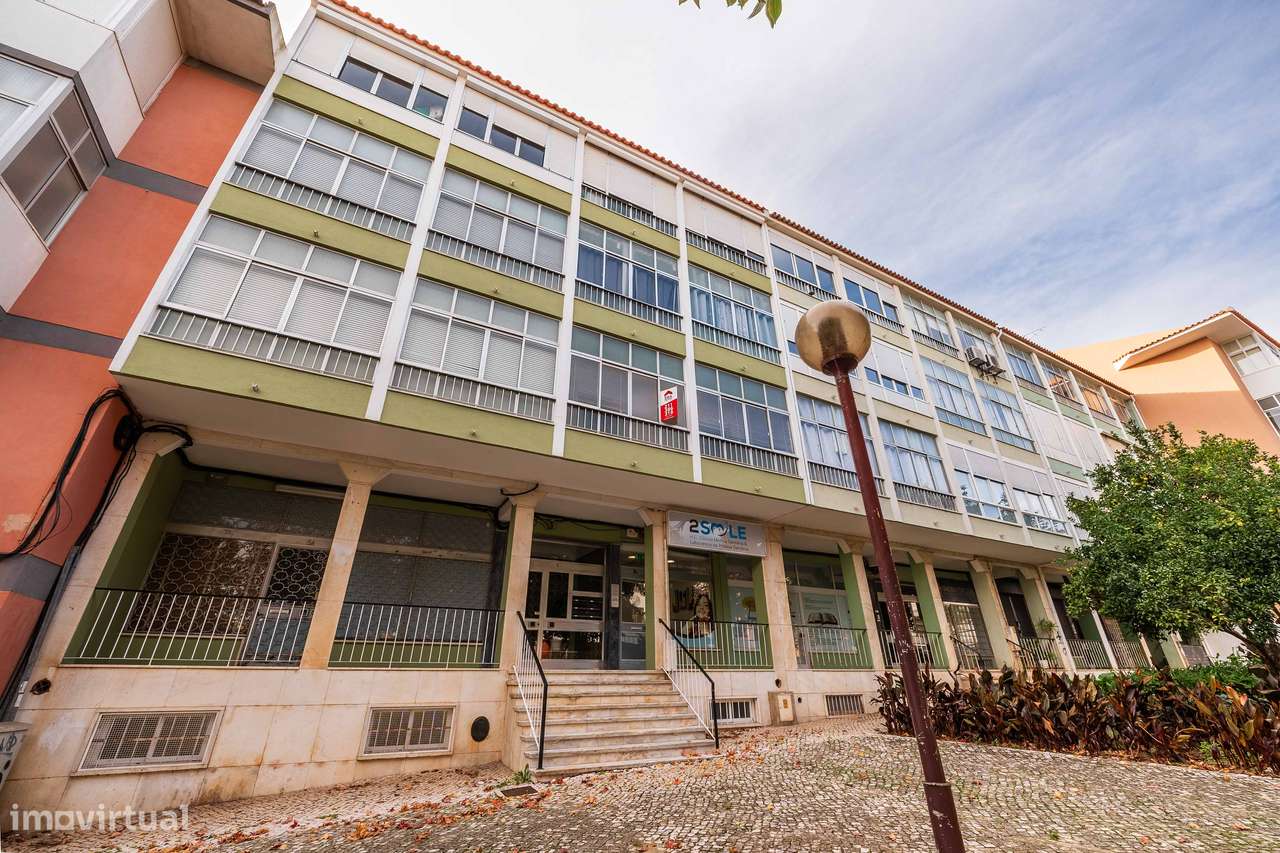 T2 a escassos passos da estação de comboio de Barcarena-44